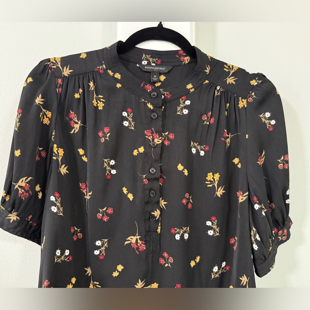 Banana Republic Floral Button-Up Blouse, M - Picture 3 of 7